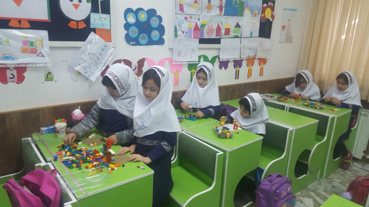 فعالیت های لگوی آموزشی دی ماه دانش آموزان باران اندیشه